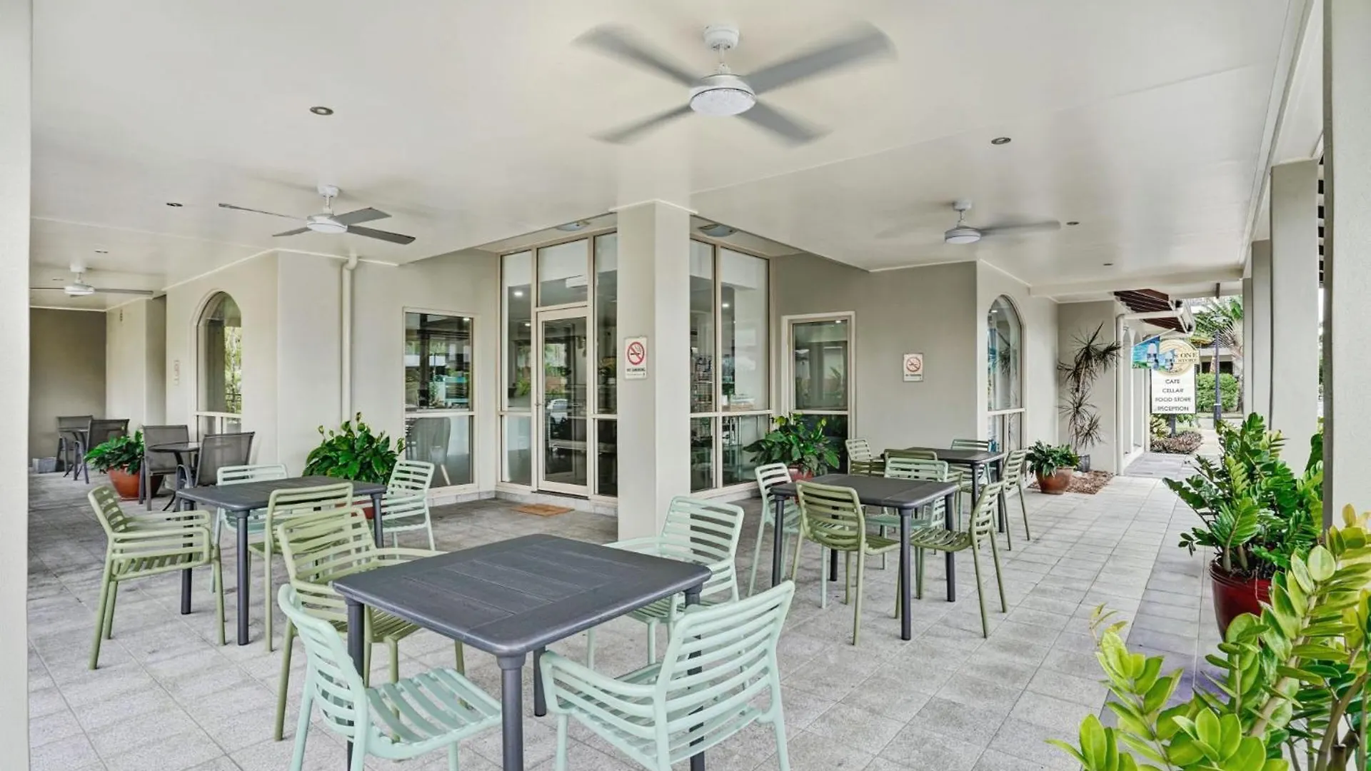 Cairns One Resort Style Living Westcourt Apartman