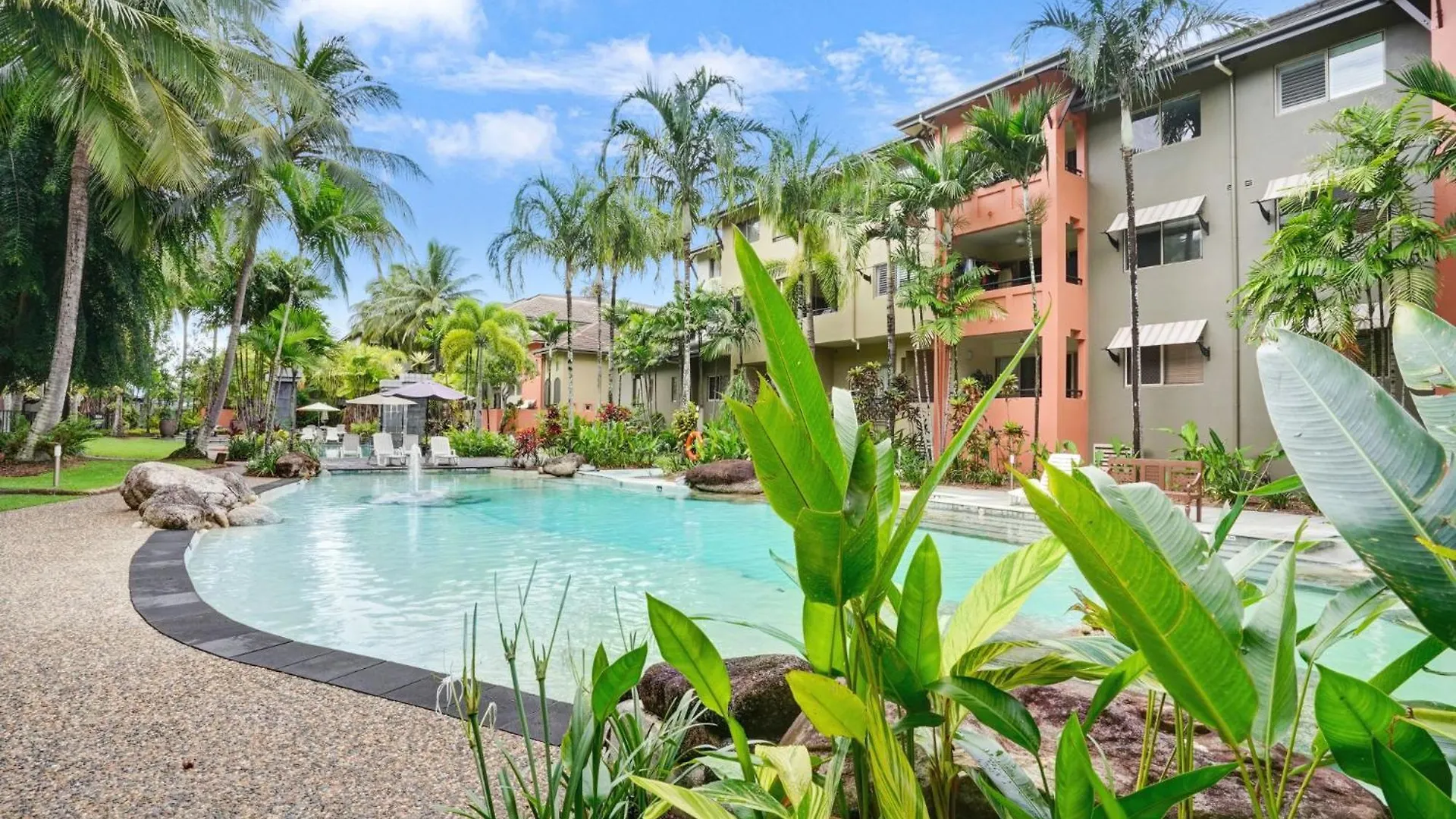 Cairns One Resort Style Living Westcourt